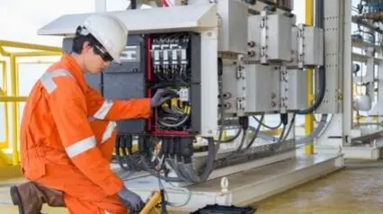 technician doing generator maintenance|technician doing generator maintenance|||Generator Maintenance Checklist